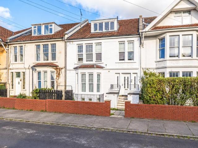 Flat for sale in Westbury Park, Bristol