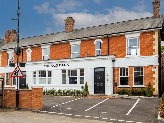 Flat for sale in Milton Keynes