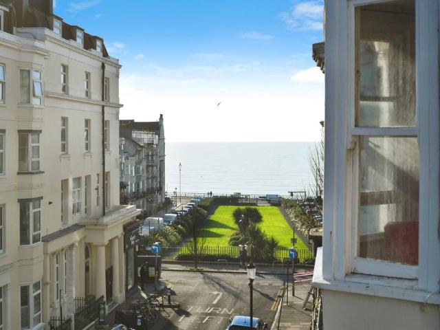 Flat for sale in Queen's Park, Brighton & Hove