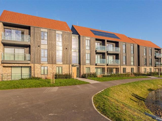 Flat for sale in Arbury, Cambridgeshire
