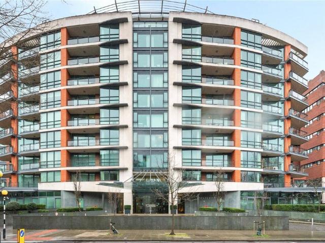 Flat for sale in St. John's Wood, Greater London