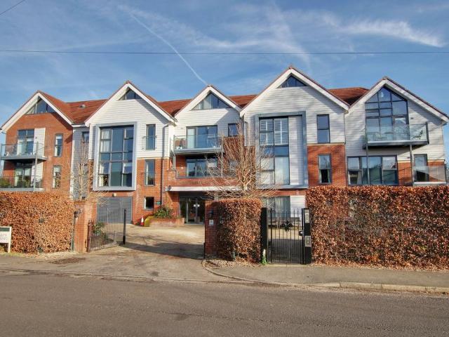 Flat for sale in Barton Stacey, Hampshire