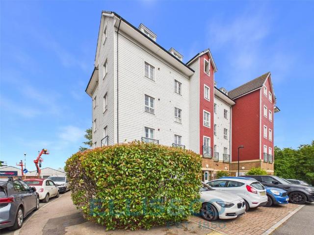 Flat for sale in Brook Street, Bourne Vale