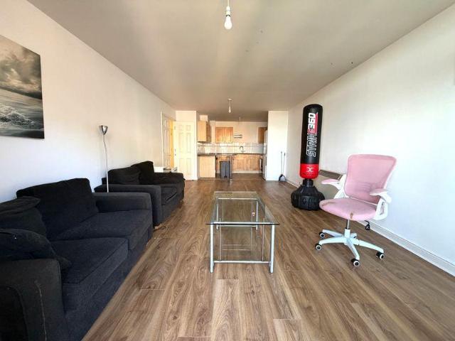 Flat for sale in North Woolwich, Greater London