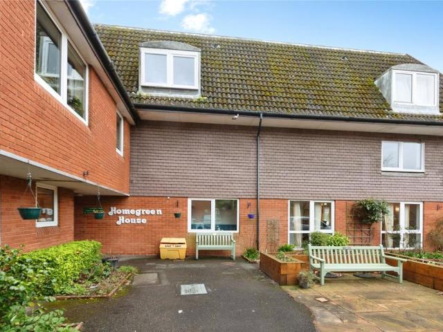 Flat for sale in Fole, Surrey