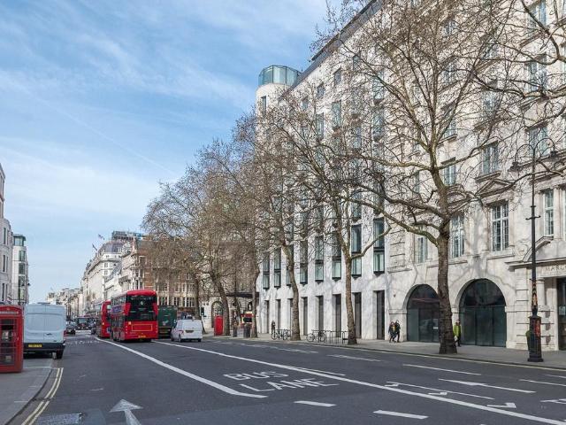 Flat for sale in St Clement Danes, Greater London