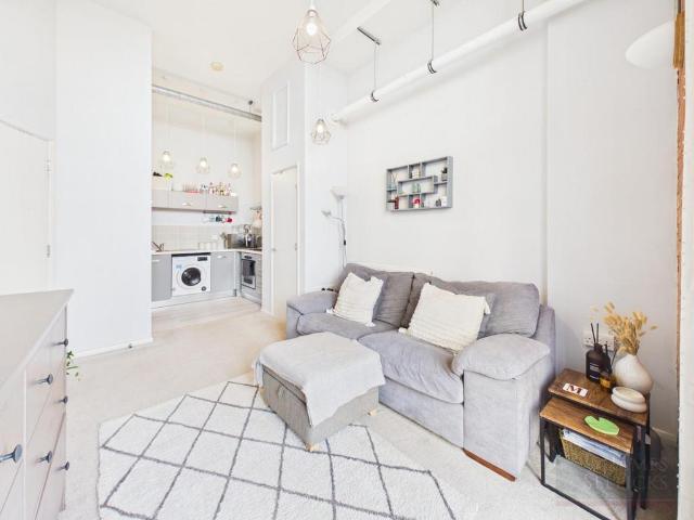 Flat for sale in St Matthew's, Old Wharf