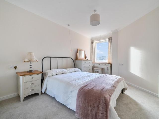 Flat for sale in Wotton, Gloucester
