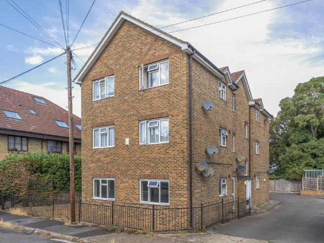 Flat for sale in Snodhurst, Chatham