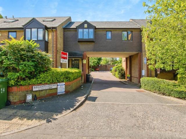 Flat for sale in Peterborough