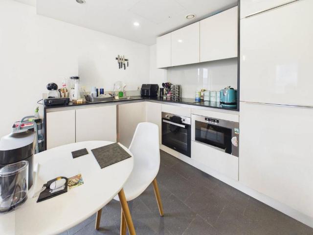 Flat for sale in St Matthew's, Old Wharf