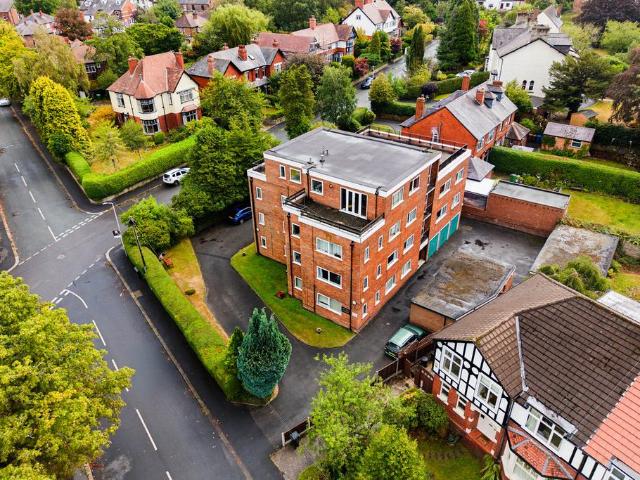 Flat for sale in Marple Bridge, Greater Manchester