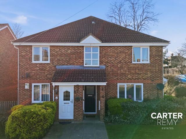 Flat for sale in Grays, Essex