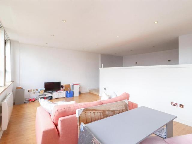 Flat for sale in St Matthew's, Old Wharf