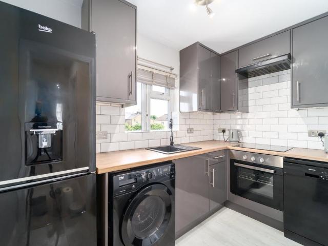 Flat for sale in New Town, Eton