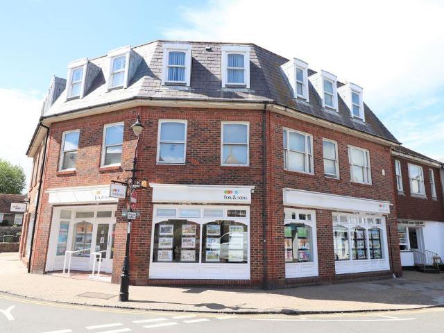 Flat for sale in Fishersgate, West Sussex