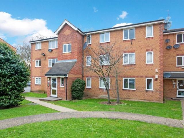 Flat for sale in London Borough of Lewisham, Greater London