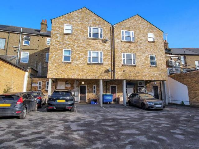 Flat for sale in London Borough of Bexley, Greater London