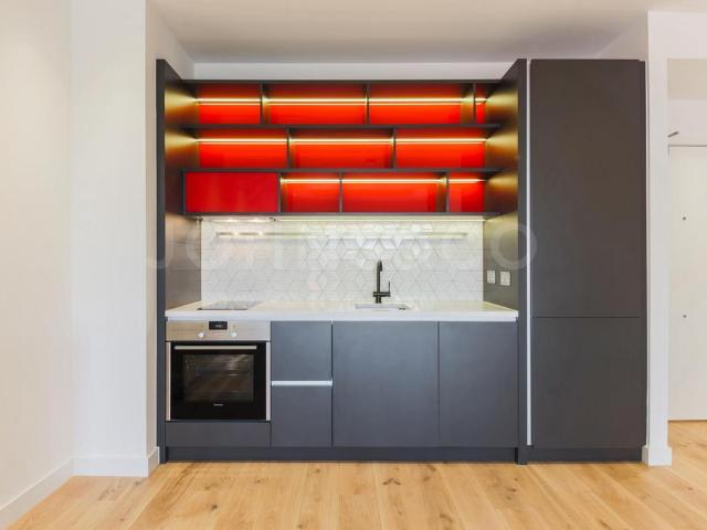 Flat for sale in London City Island, Blackwall