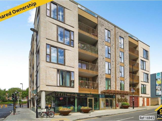 Flat for sale in London Borough of Lewisham, Ladywell