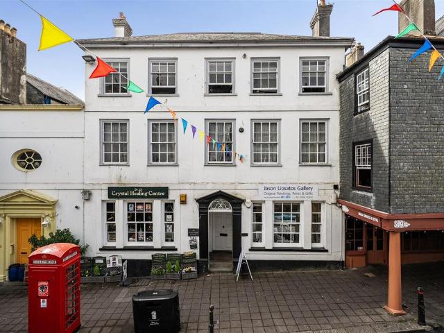 Flat for sale in Strode, Devon