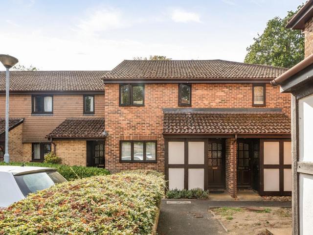 Flat for sale in Weybridge, Elmbridge