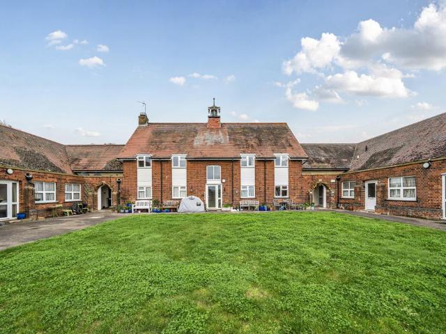 Flat for sale in Horton Kirby and South Darenth, The Butts