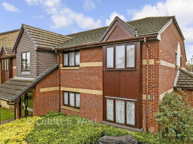 Flat for sale in Hackbridge, Greater London