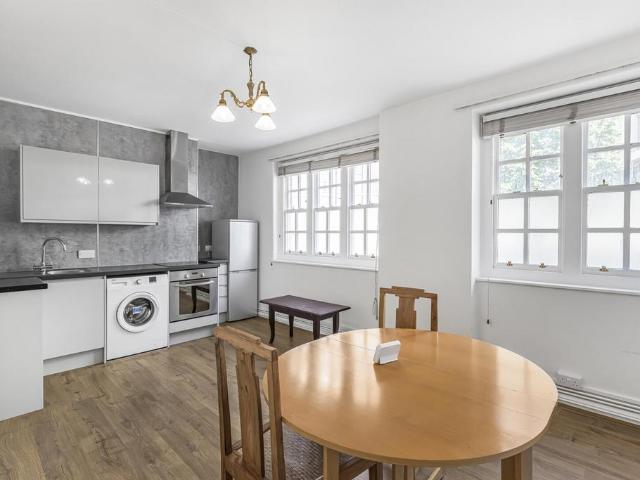 Flat for sale in Millbank Estate, Greater London