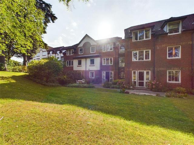 Flat for sale in Queens Park, Bournemouth