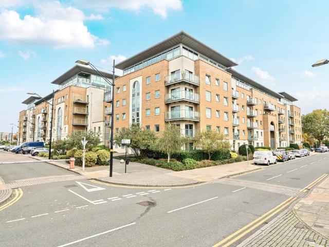 Flat for sale in Greater London