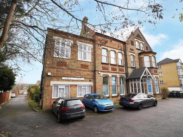 Flat for sale in London Borough of Lewisham, Forest Hill