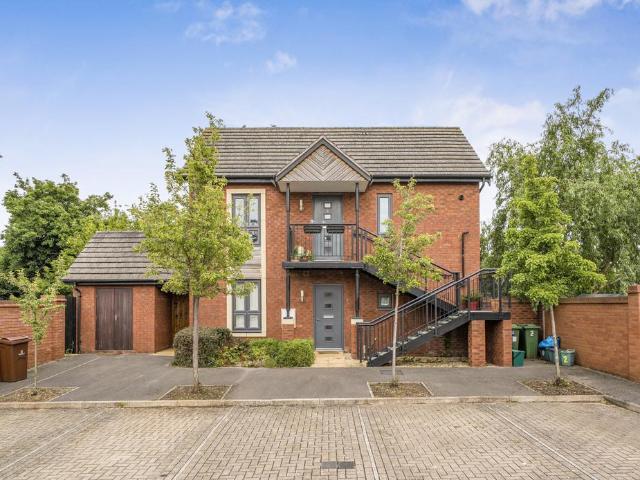 Flat for sale in Wymans Brook, Golden Valley