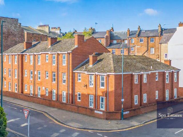 Flat for sale in Sydenham, Warwick