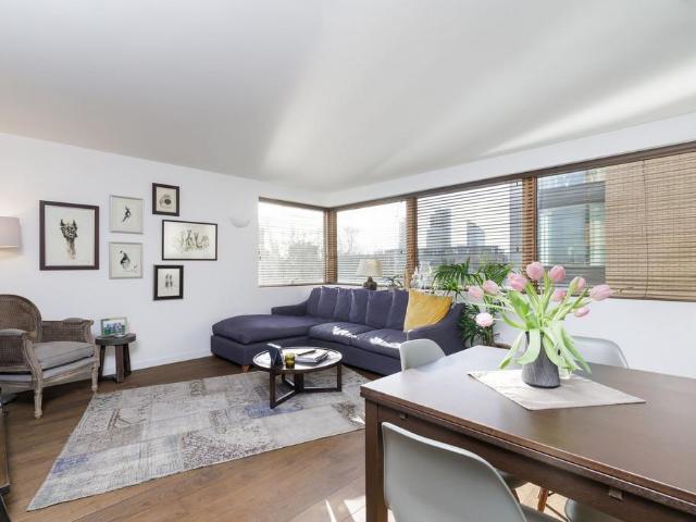 Flat for sale in De Beauvoir Town, Greater London