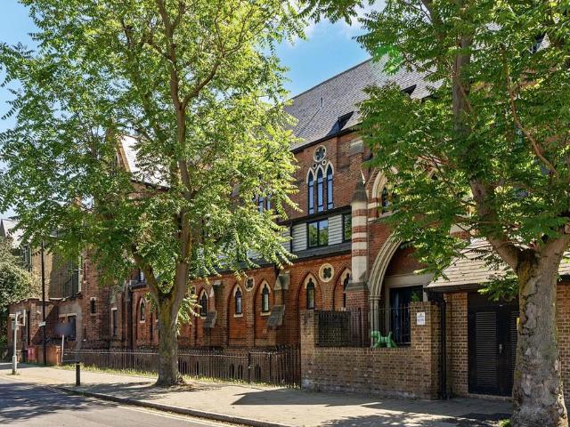 Flat for sale in Bermondsey, Greater London