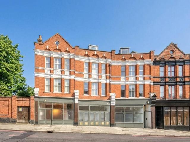 Flat for sale in Wandsworth, Greater London