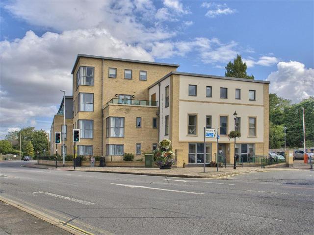 Flat for sale in Huntingdon