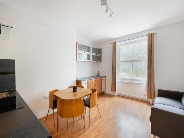 Flat for sale in South Hampstead, Greater London