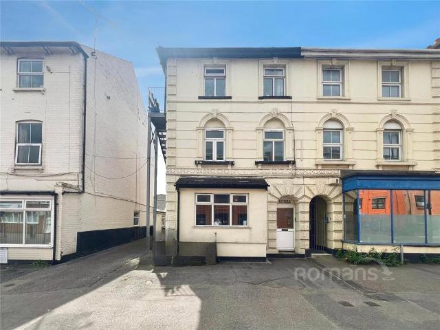 Flat for sale in North Town, Aldershot