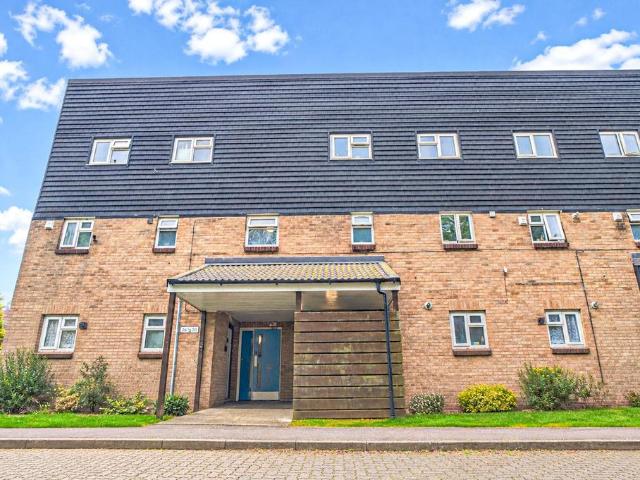 Flat for sale in Rodbourne, Swindon