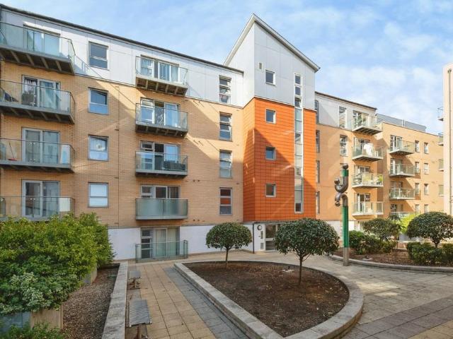 Flat for sale in South Woodford, Isle Of Man
