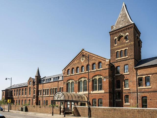 Flat for sale in Troy Town, Rochester