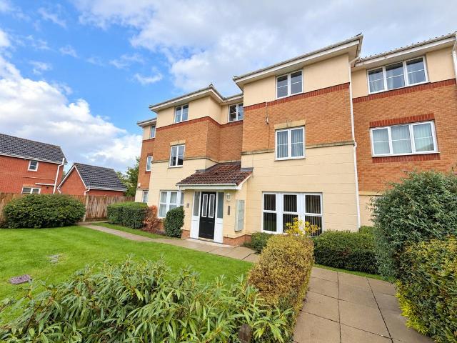 Flat for sale in Fazakerley, Liverpool