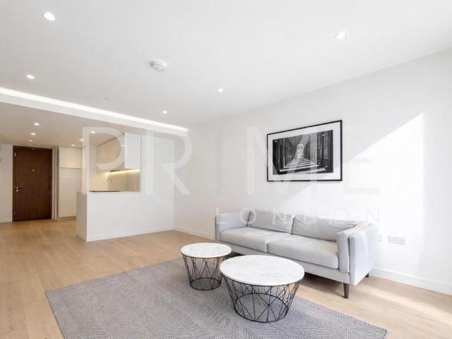Flat for sale in Isle Of Dogs, Isle Of Man