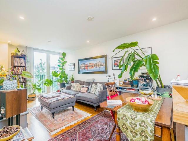 Flat for sale in Falcon Lodge, Wales