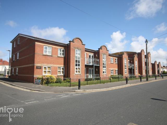 Flat for sale in Little Bispham, Blackpool