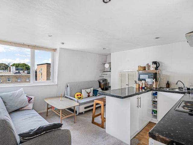 Flat for sale in Aylesbury Estate, Greater London