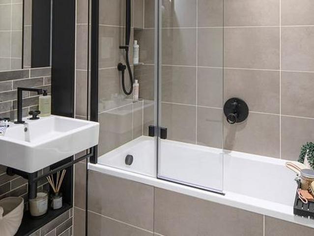 Flat for sale in Blackwall, Greater London