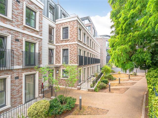 Flat for sale in St Margarets, Greater London